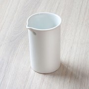 Porcelain beaker JIPO with spout lhigh form 1100ml